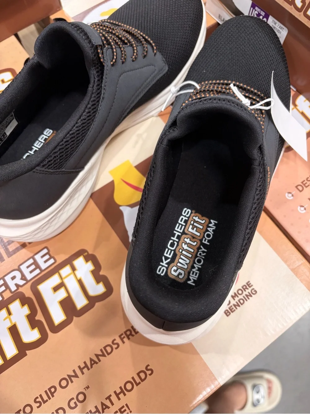 Skechers Swift Fit Hands-Free Shoe in black new
